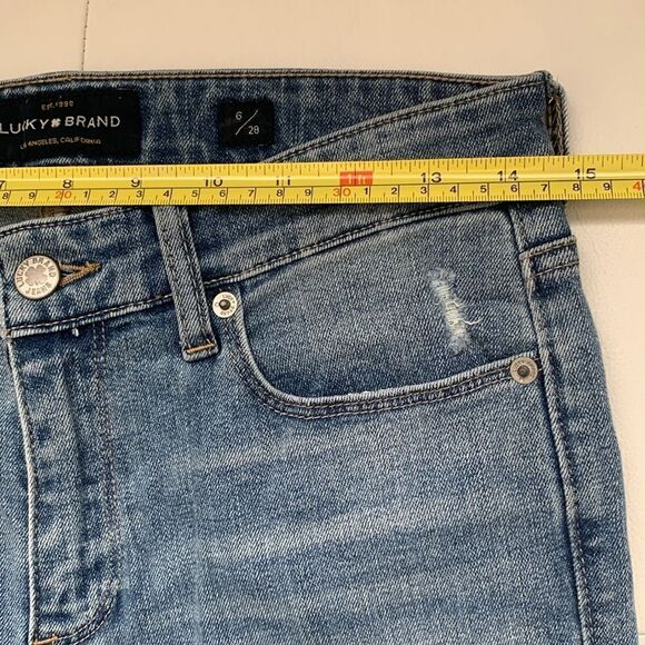 Lucky Brand Sweet Crop Distre Straight Blue Wash Denim Women’s Jeans Size 6/28 - Picture 3 of 11